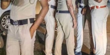 पत्नी का सिर काटा और गांव में लेकर घूमता रहा, चरित्र पर शंका करने पर कसाई बना पति