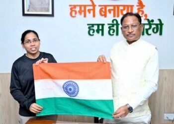 एवरेस्ट पर तिरंगा फहराने निकली छत्तीसगढ़ की बेटी, मुख्यमंत्री ने दी शुभकामनाएं
