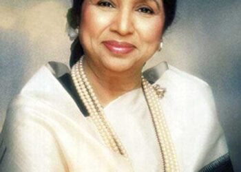 आशा ताई को याद करते हुए: आशा भोसले ने बॉलीवुड की वैम्प्स को उनकी सबसे मोहक आवाज़ कैसे दी