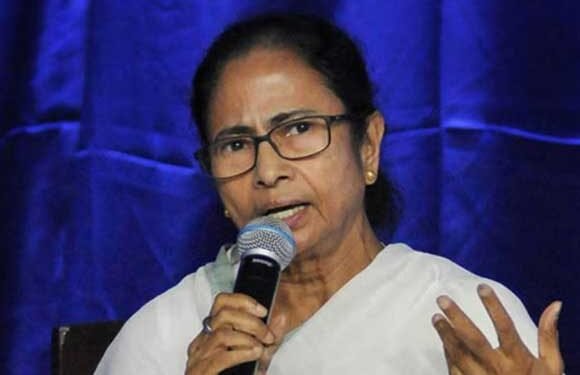 तो क्या सुवेंदु अधिकारी के शपथ-ग्रहण में शामिल होंगी ममता बनर्जी?
