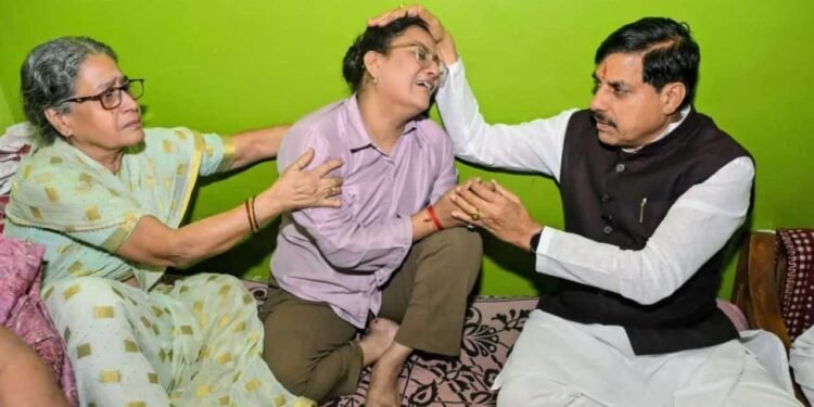 क्रूज हादसे के पीड़ितों से मिलकर भावुक हुए CM मोहन यादव, बरगी डैम पहुंचकर लिया जायजा