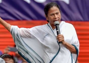 EXIT POLLS में हार, HC से मार और EC से तकरार; TMC को एक दिन में 3 झटके