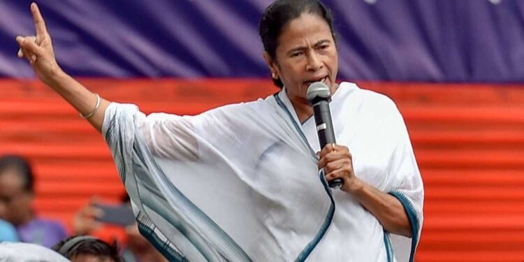 EXIT POLLS में हार, HC से मार और EC से तकरार; TMC को एक दिन में 3 झटके