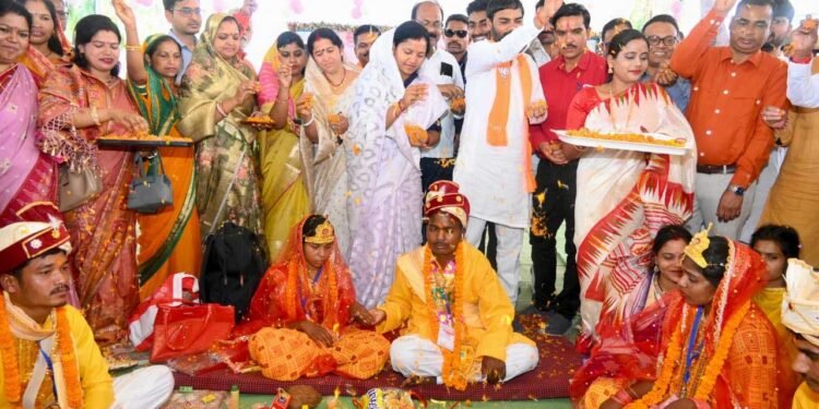 ’मुख्यमंत्री कन्या विवाह योजना: प्रदेशभर में 2300 से अधिक जोड़े बंधे परिणय सूत्र में’