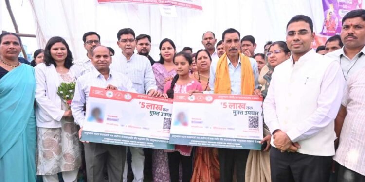 सुशासन तिहार : राजस्व मंत्री ने अधिकारियों को चेताया जनसमस्याओं के निराकरण में लापरवाही बर्दाश्त नहीं