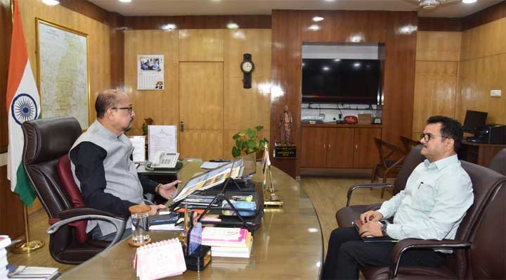 ’अवैध रेत उत्खनन पर राज्यपाल रमेन डेका सख्त बोलेः नदियों के अस्तित्व से खिलवाड़ मंजूर नहीं’
