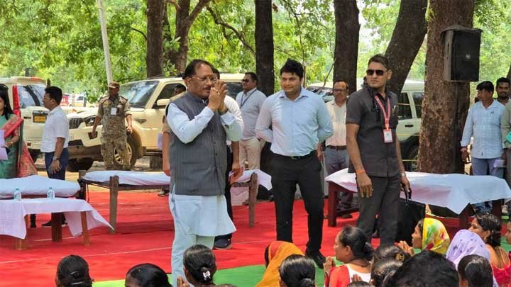 सुशासन तिहार में मुख्यमंत्री पहुंचे कोण्डापल्ली, जनचौपाल में सुनीं ग्रामीणों की समस्याएं