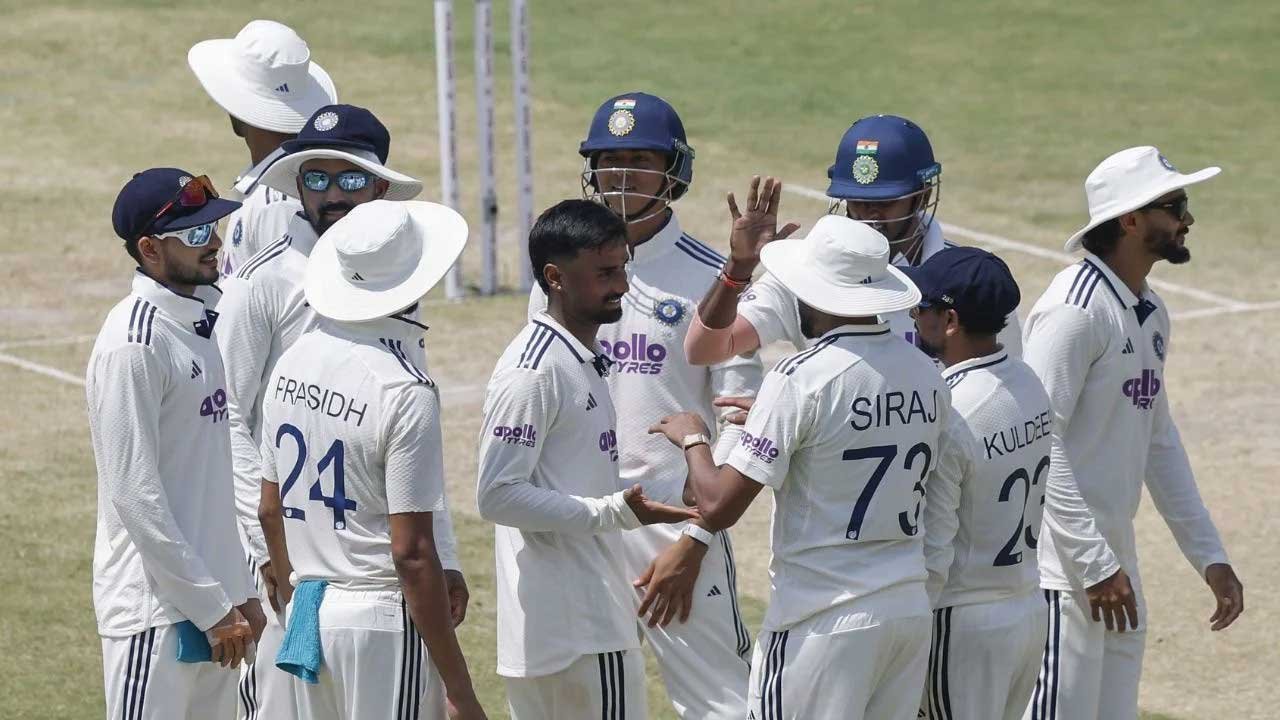मानव सुथार का इंटरनेशनल डेब्यू में बड़ा रिकॉर्ड, 6 विकेट लेकर भारत के दिग्गज गेंदबाजों की लिस्ट में बनाई जगह