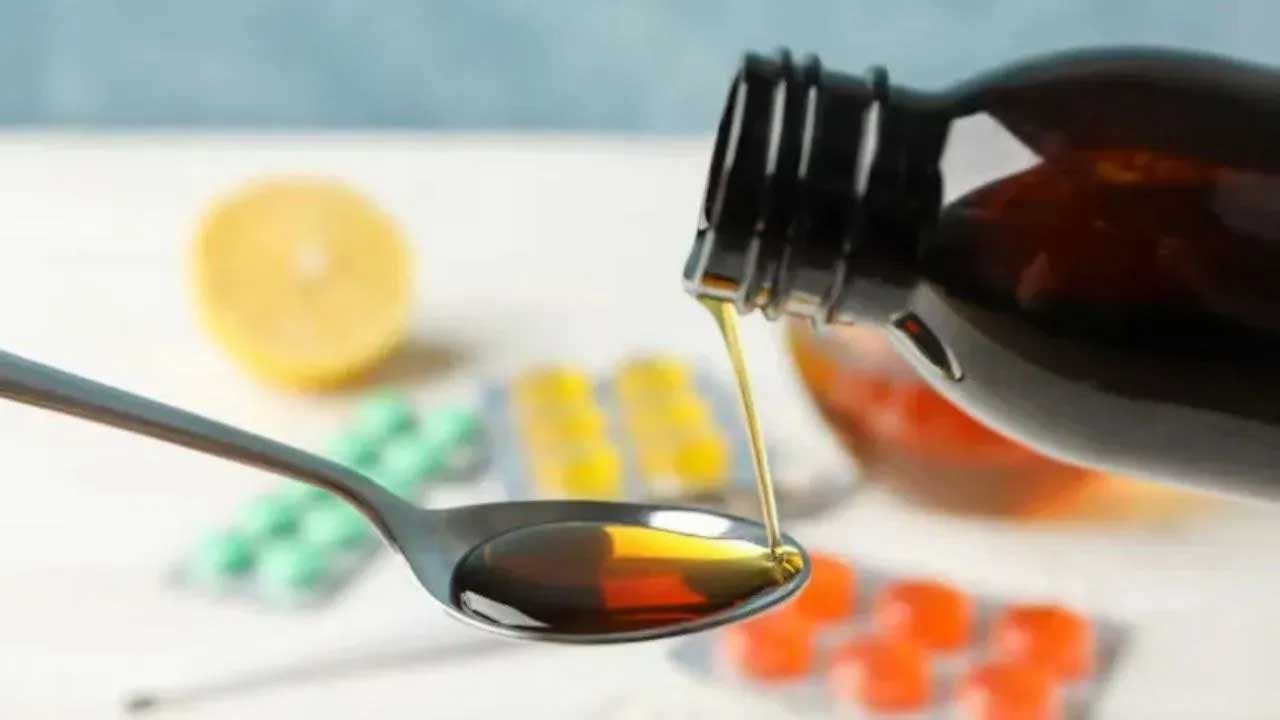 दवाओं की बिक्री पर केंद्र सरकार का बड़ा फैसला, बिना डॉक्टर की पर्ची नहीं मिलेगा कफ सिरप