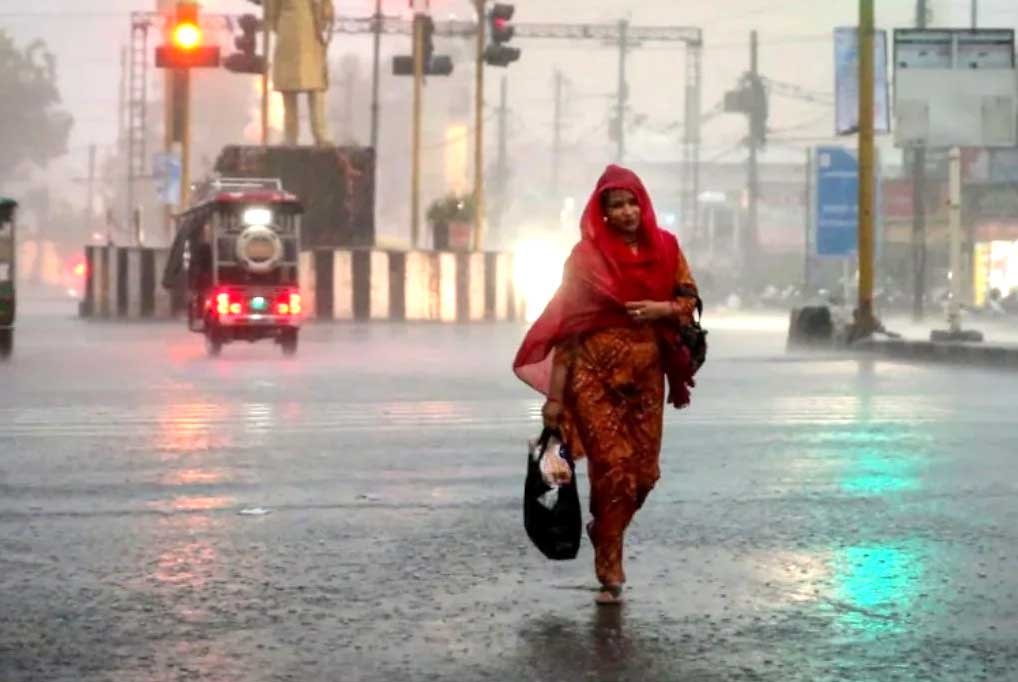 मॉनसून की रफ्तार बढ़ी, उत्तर भारत में हीटवेव का अलर्ट, जानें आज के मौसम का हाल