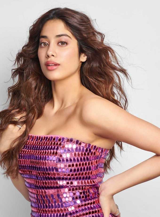 350 करोड़ की ‘पेद्दी’ से Janhvi Kapoor ने कमाए करोड़ों, विवादित सीन पर अब तक साधी हुई है चुप्पी