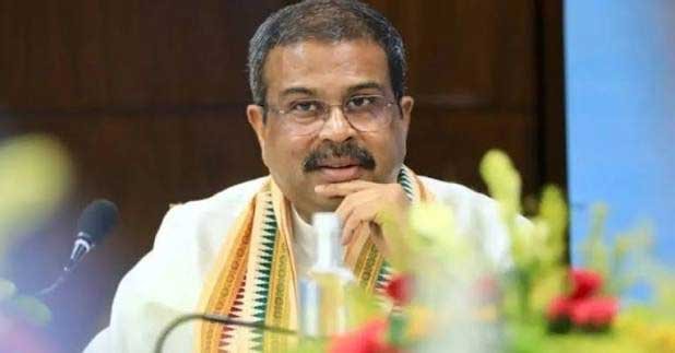 Breaking News: NEET विवाद का बड़ा असर, Dharmendra Pradhan ने दिया इस्तीफा, युवाओं के नाम लिखा पत्र