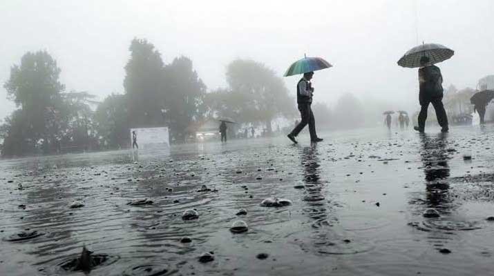 48 घंटे भारी बारिश का अलर्ट, रायपुर में सुबह से बरस रहे बादल