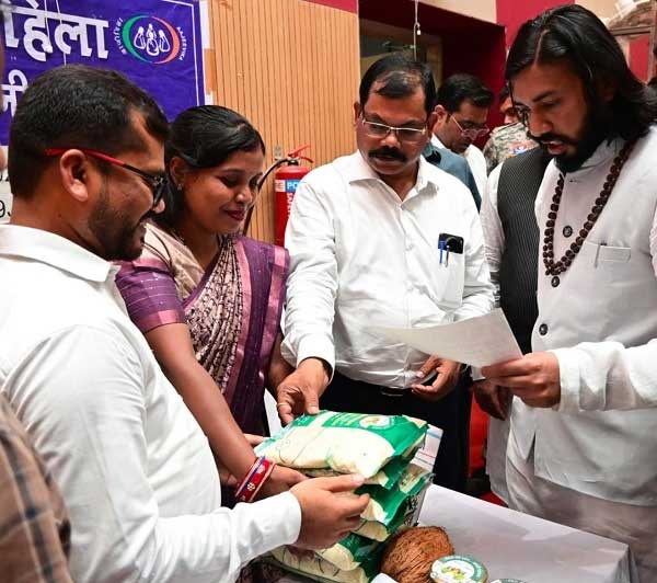 जीपीएम का ‘विष्णुभोग’ चावल बना महिलाओं की समृद्धि का नया ब्रांड, आधे घंटे में 45 हजार रुपये से अधिक की रिकॉर्ड बिक्री