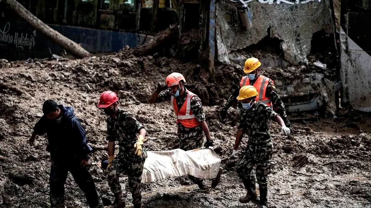 तिब्बत से आई बाढ़ ने मचाई तबाही, नेपाल में 392 की मौत; सैकड़ों घायल
