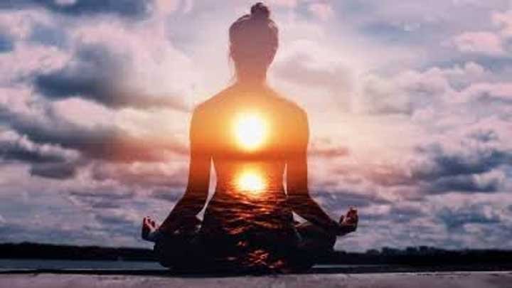 ब्रह्म मुहूर्त में उठने के बाद क्या करें और कौन-सी गलतियां भूलकर भी न करें? जानें जरूरी नियम