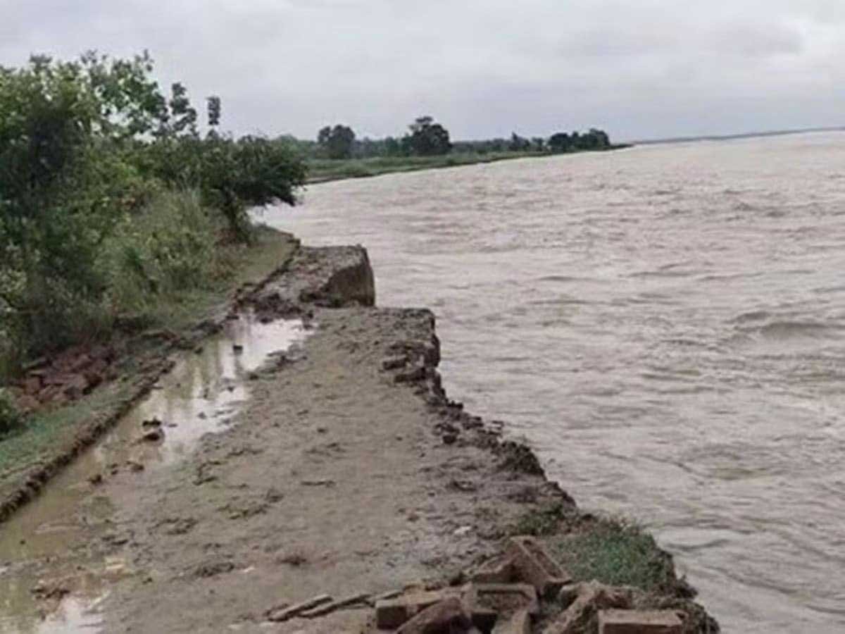 लखीमपुर में शारदा नदी खतरे के निशान के पार, घाघरा भी उफान पर