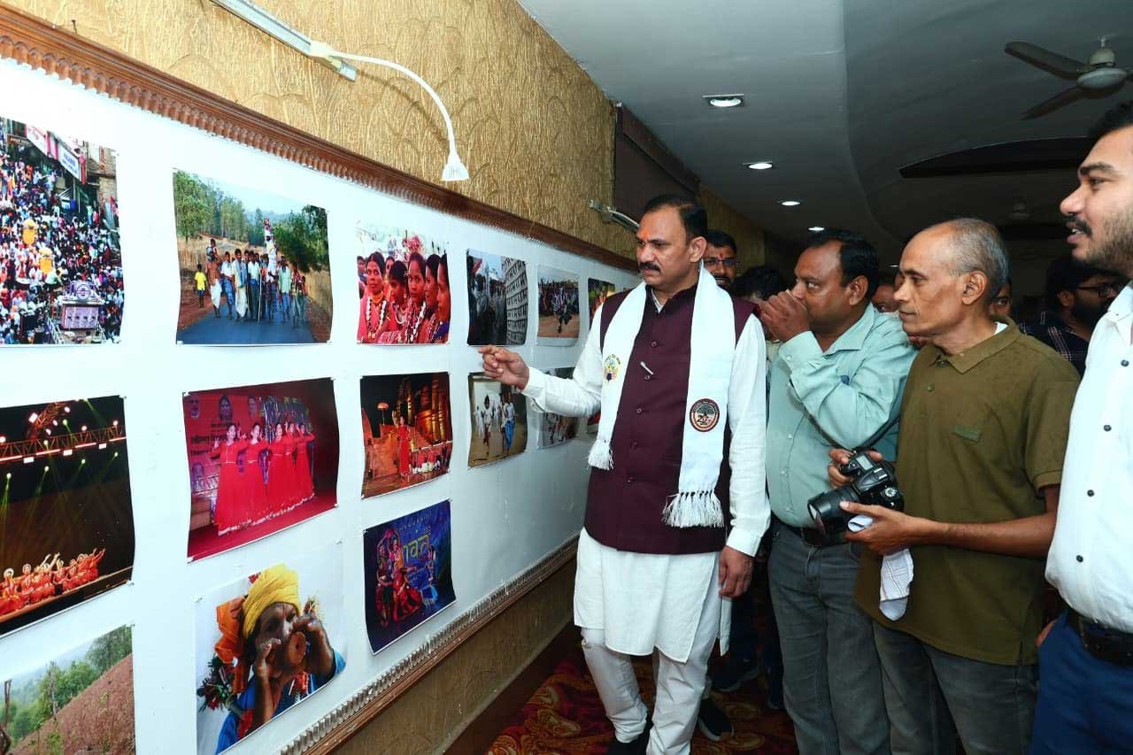 स्वास्थ्य मंत्री श्याम बिहारी जायसवाल ने किया दृश्य संवाद 2026 का शुभारंभ
