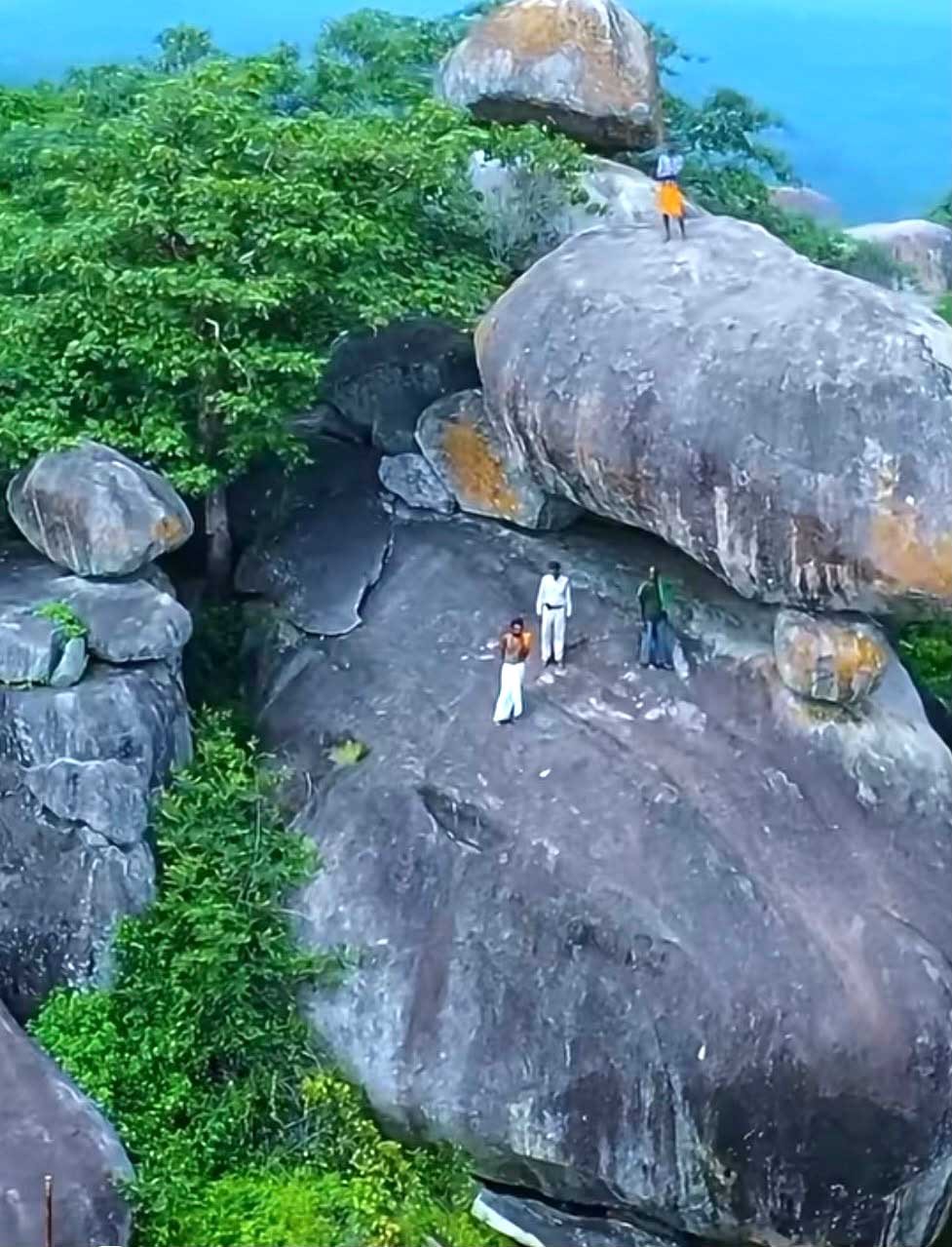 प्रकृति और अध्यात्म का अनूठा संगम