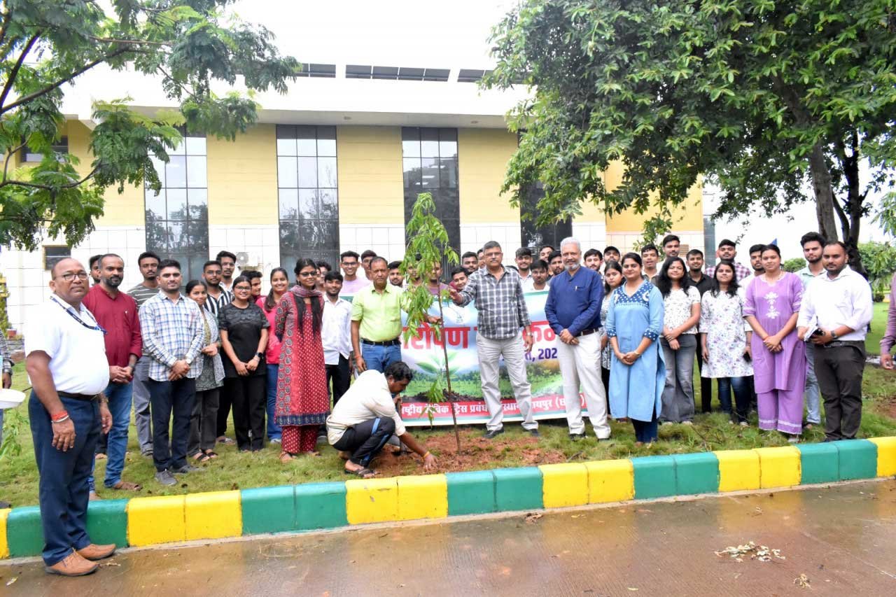  ‘नशा मुक्त युवा फॉर विकसित भारत संकल्प अभियान‘ की शुरुआत हरियाली के संकल्प से