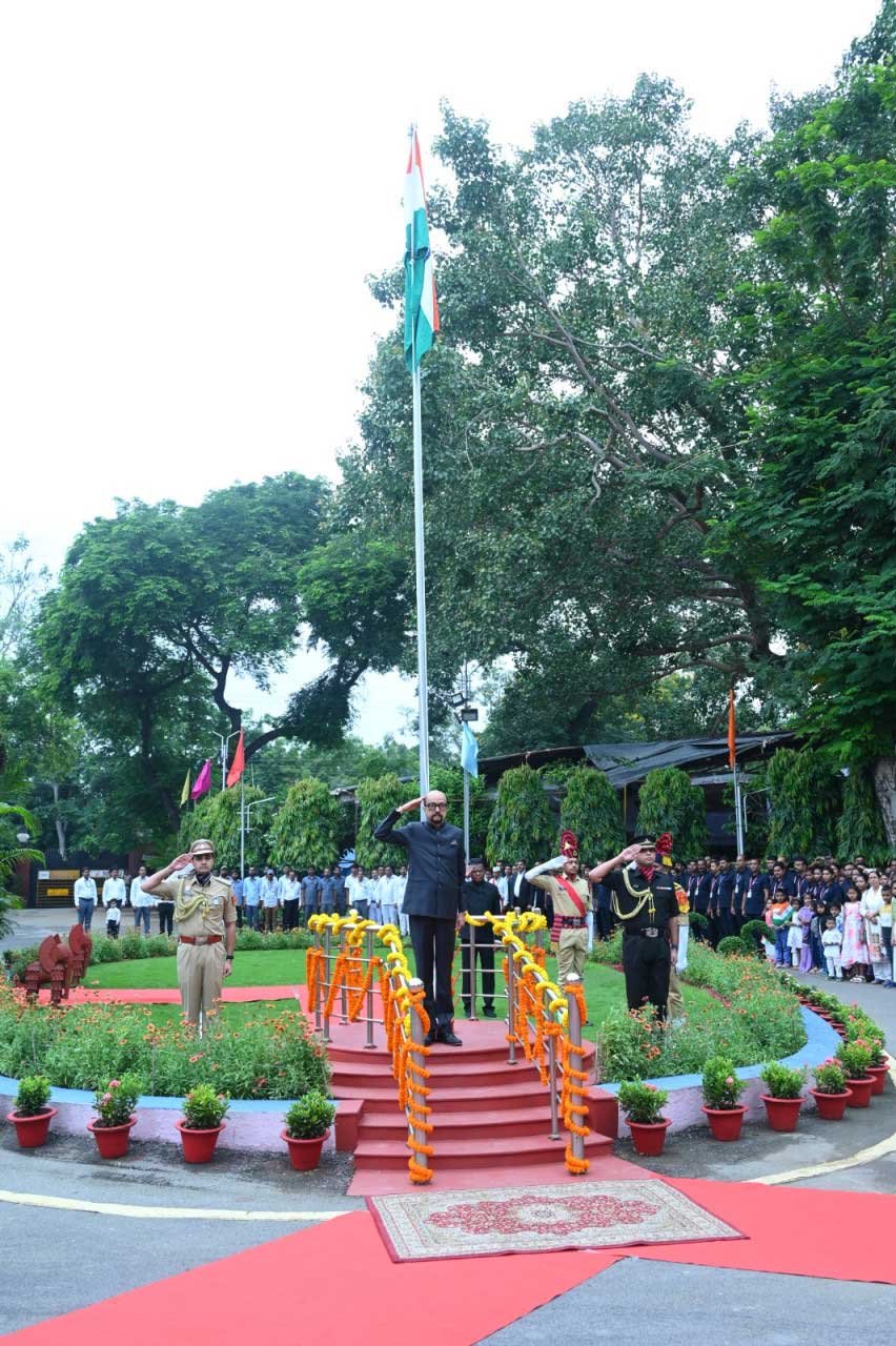  स्वतंत्रता दिवस-2026 : राज्यपाल डेका ने लोेकभवन में किया ध्वजारोहण
