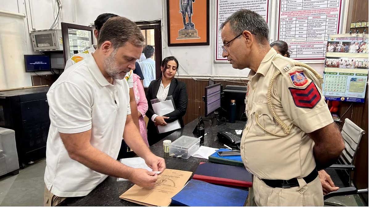 साहिल लोचा के समर्थन में राहुल गांधी, FIR की मांग को लेकर DCP ऑफिस पहुंचे