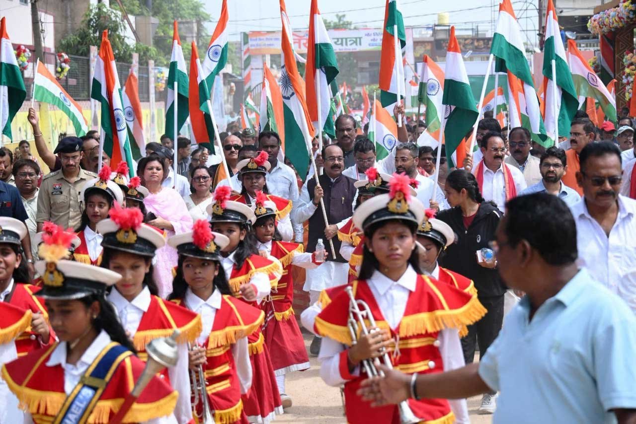  देशभक्ति से ओतप्रोत अप्रतिम उत्साह के साथ निकली तिरंगा यात्रा, उप मुख्यमंत्री अरुण साव हुए शामिल