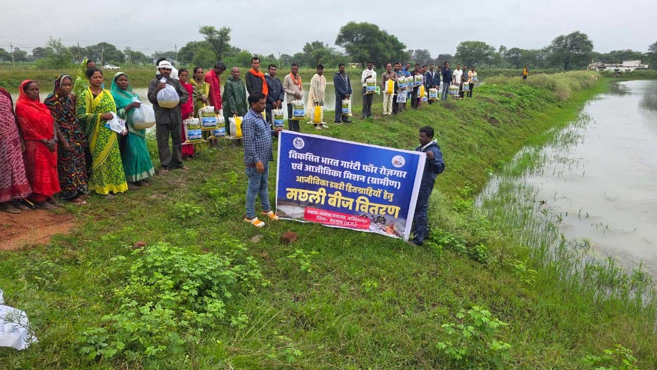 उप मुख्यमंत्री अरुण साव ने स्वतंत्रता सेनानियों को किया नमन, तिरंगा यात्रा में विकसित और आत्मनिर्भर भारत बनाने का संकल्प