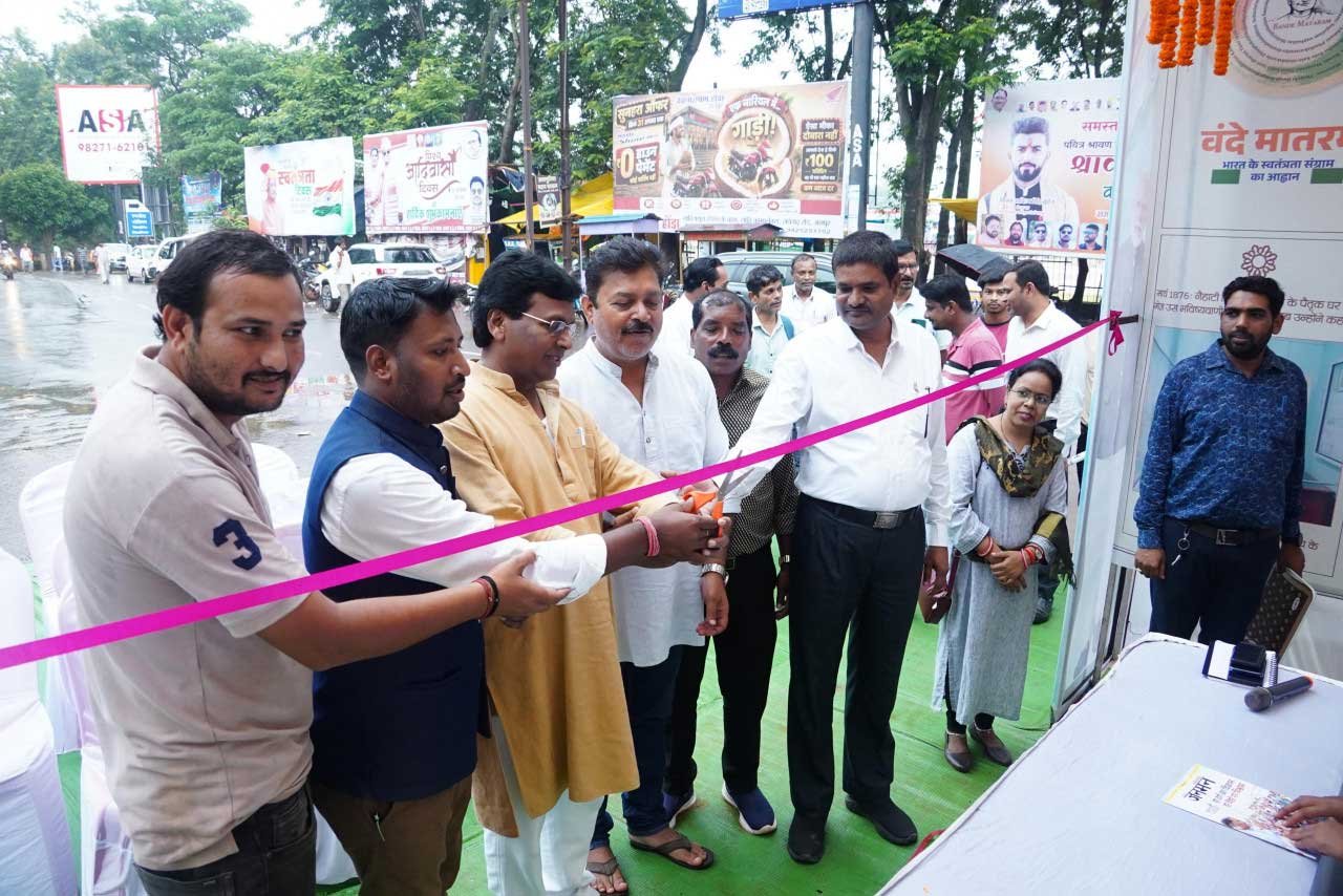 स्वतंत्रता दिवस पर रणजीता स्टेडियम के समीप सजी देशभक्ति और इतिहास की झांकी