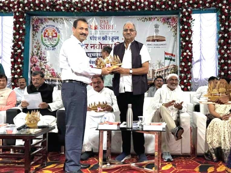गुणवत्तापूर्ण शिक्षा और खेल संस्कृति ही विकसित भारत की मजबूत नींव: बृजमोहन अग्रवाल