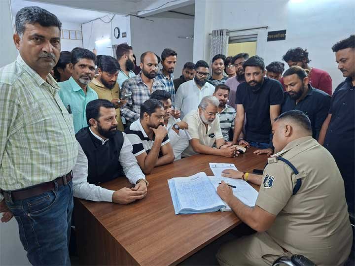 स्कूल कार्यक्रम में कथित धार्मिक टिप्पणी और नारेबाजी, निष्पक्ष जांच की मांग