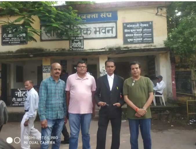 ढाई साल चली कानूनी लड़ाई खत्म, तीन पत्रकारों को कोर्ट से राहत