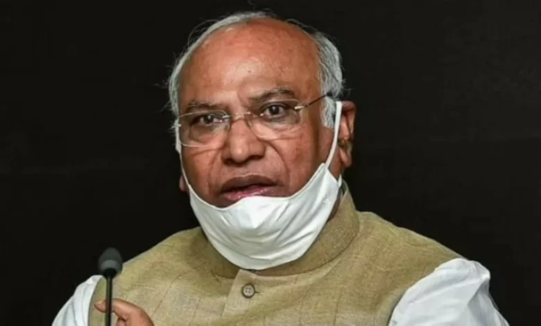 खरगे की रैली के बाद ‘शुद्धिकरण’ पर FIR, SC/ST एक्ट में केस