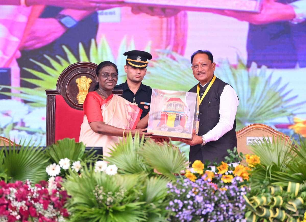  राष्ट्रपति द्रौपदी मुर्मु ने बस्तर दशहरा की अनूठी परंपराओं और जनजातीय संस्कृति की सराहना की