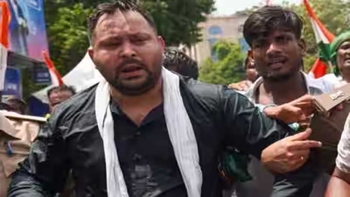 ‘वोट चोरी’ के आरोपों पर पटना में घमासान, ज्ञानेश कुमार के खिलाफ तेजस्वी का बड़ा प्रदर्शन