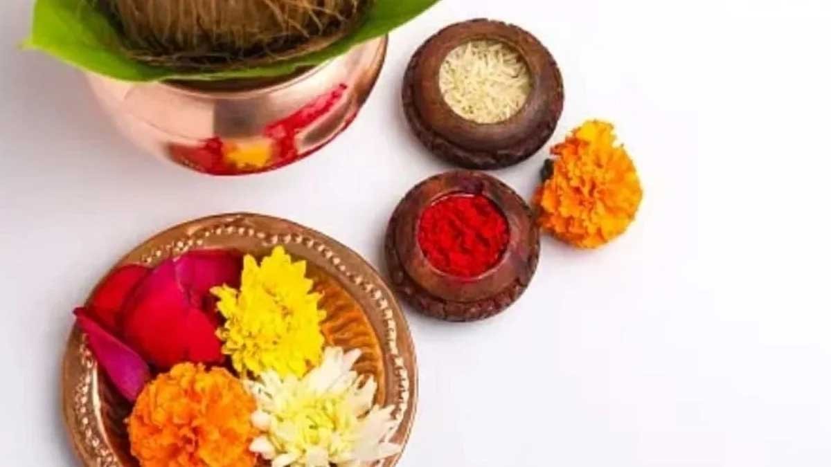 पूजा की थाली में रोली, चावल, फूल और दीपक क्यों होते हैं? जानें हर चीज का महत्व