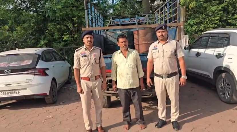 मुखबिर की सूचना पर पुलिस ने पकड़ा डीजल से भरा वाहन, 1,400 लीटर डीजल जब्त
