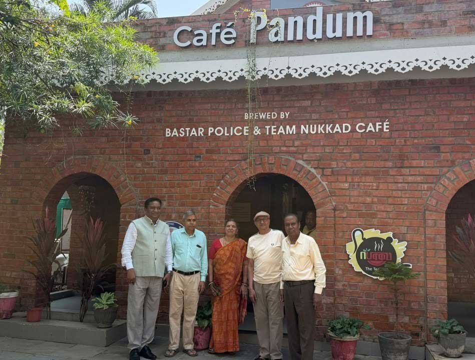 बदलते बस्तर को देखकर बोले सेवानिवृत्त आईएएस अधिकारी – यह एक नए दौर का बस्तर